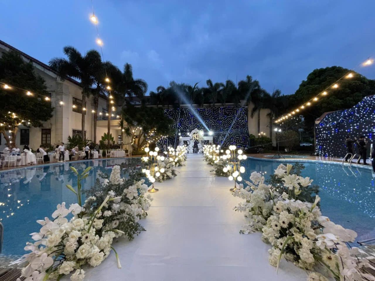 Dakruco Hotel Buôn Ma Thuột Esterno foto