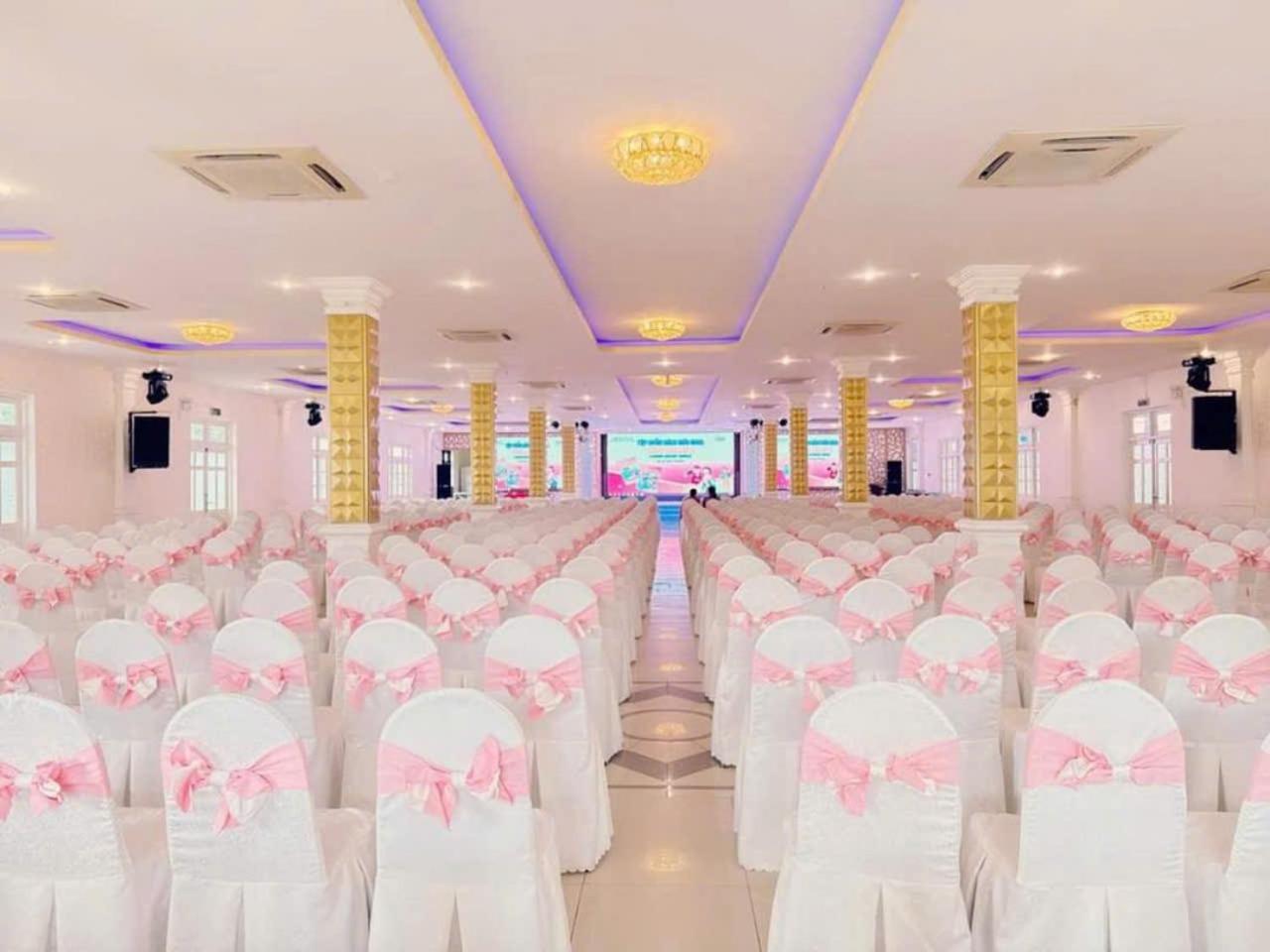 Dakruco Hotel Buôn Ma Thuột Esterno foto